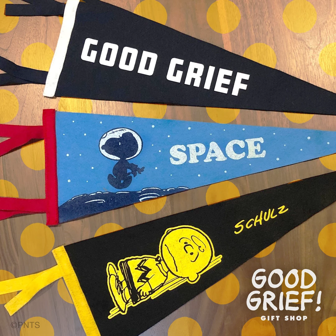 Super7 Peanuts Pennant - Snoopy Space 4 Super7 Peanuts Pennant - Snoopy Space