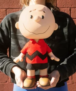Super7 Peanuts Supersize - Charlie Brown (Red Shirt)